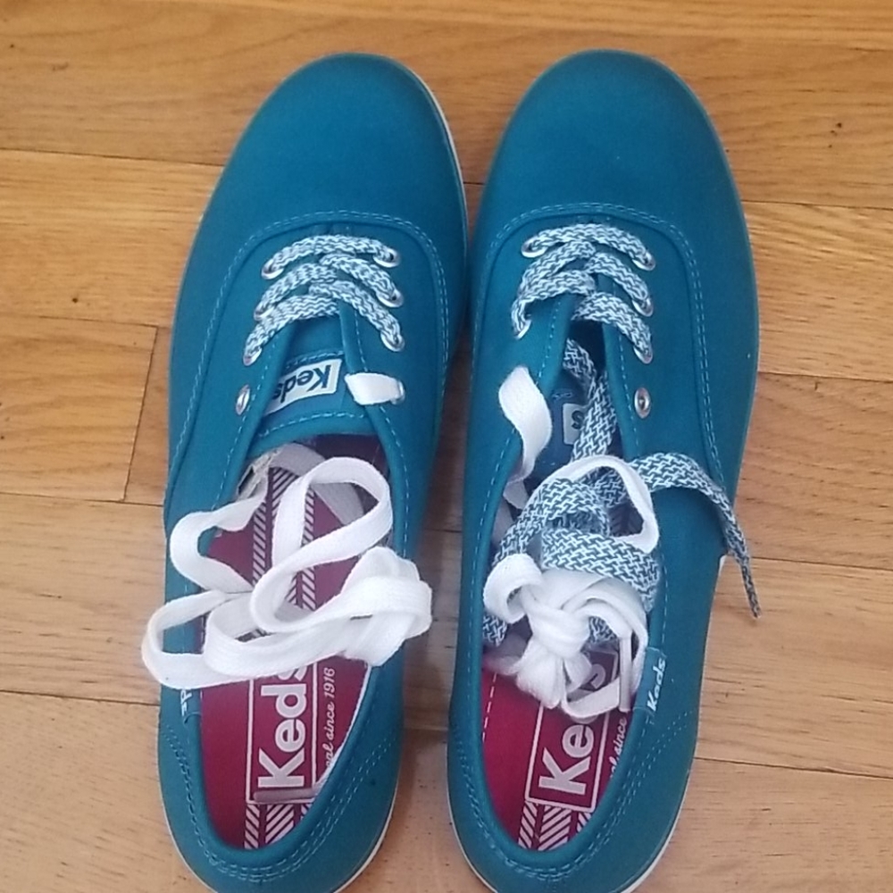 KEDS sneakers! 👟